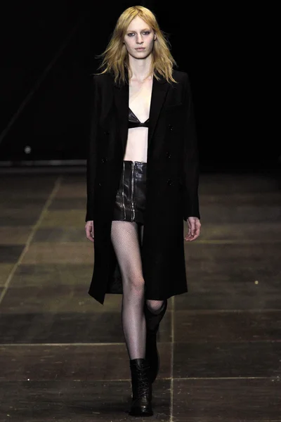 Look 3